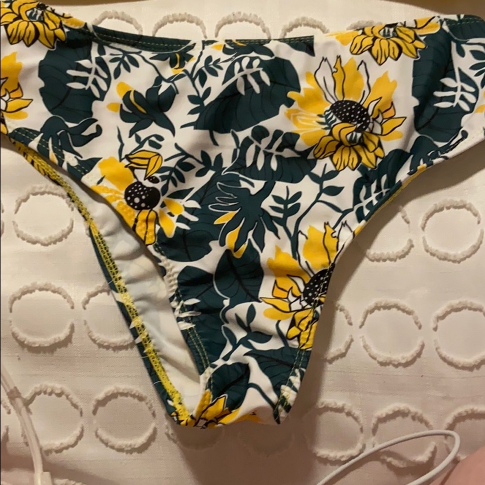 bikini set - Picture 3 of 6